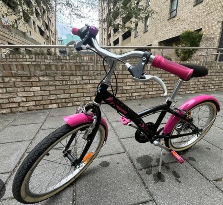 image for B Twin 500 bicycle. 20 in wheel