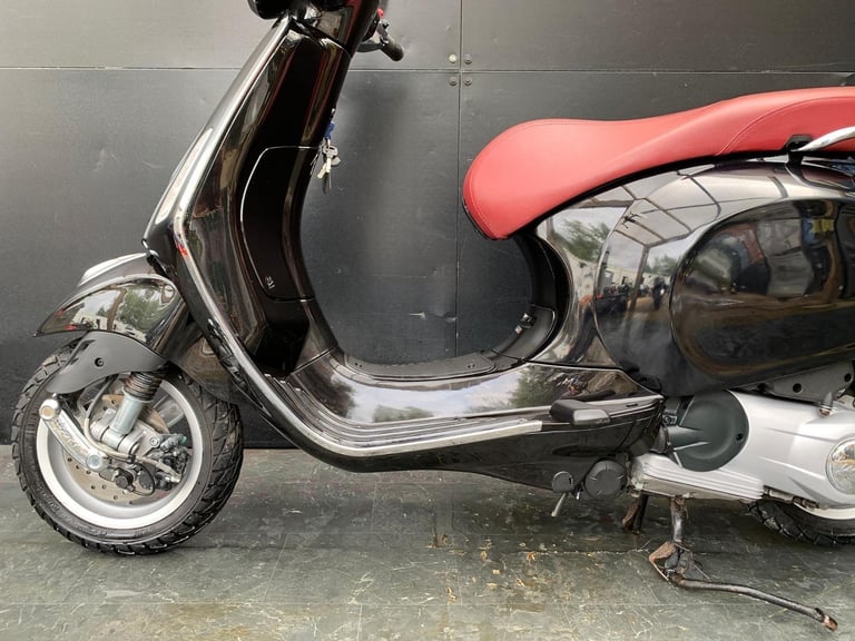 PIAGGIO VESPA 125cc PRIMAVERA SCOOTER LOW MILEAGE HPI CLEAR