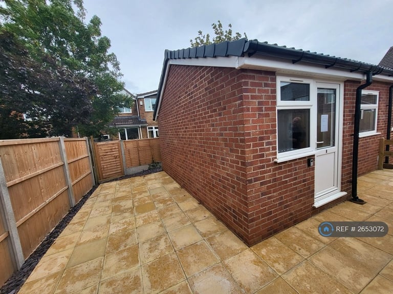 Studio flat in St. James Lane, Coventry, CV3 (#2653072)