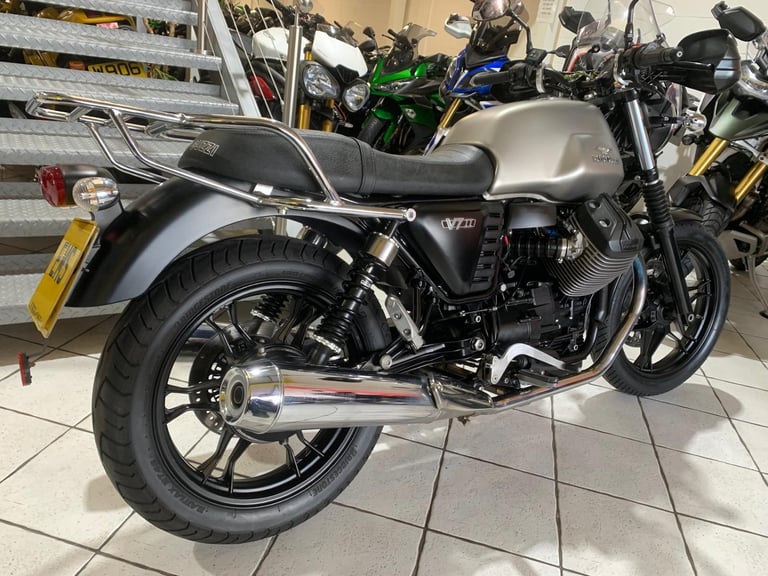 Moto Guzzi V7 Stone 2016
