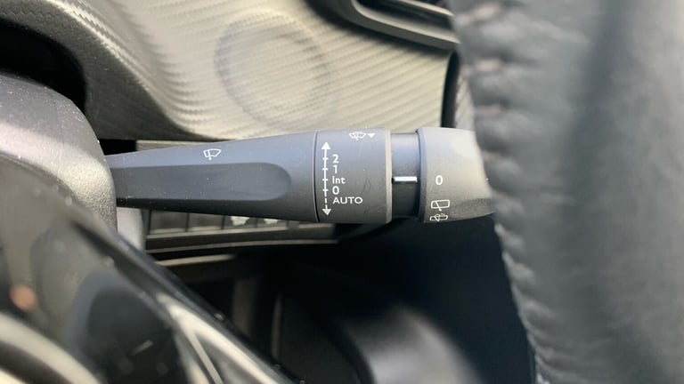 2022 Peugeot 2008 1.5 BlueHDi Allure Premium SUV 5dr Diesel Manual Euro 6 (s/s) (110 ps) SUV Dies...