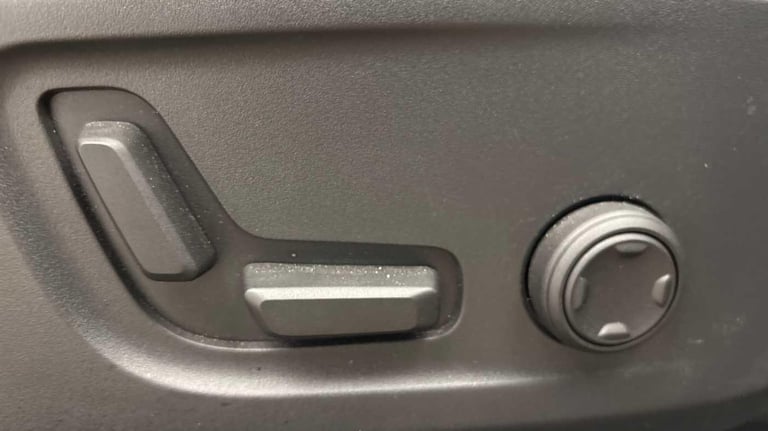 2025 Volvo XC40 2.0 B4 MHEV Ultra Bright DCT Auto Euro 6 (s/s) 5dr ESTATE Petrol/Electric Hybrid ...