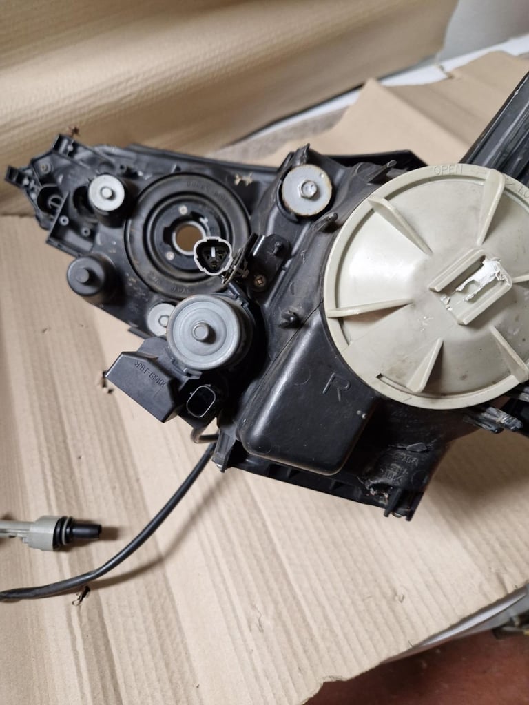 headlight for toyota estima for parts