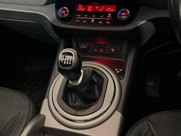 WHITE 2015 KIA SPORTAGE 3 SAT NAV ISG 1.7 DIESEL CRDI SUV 2 PREVIOUS OWNERS