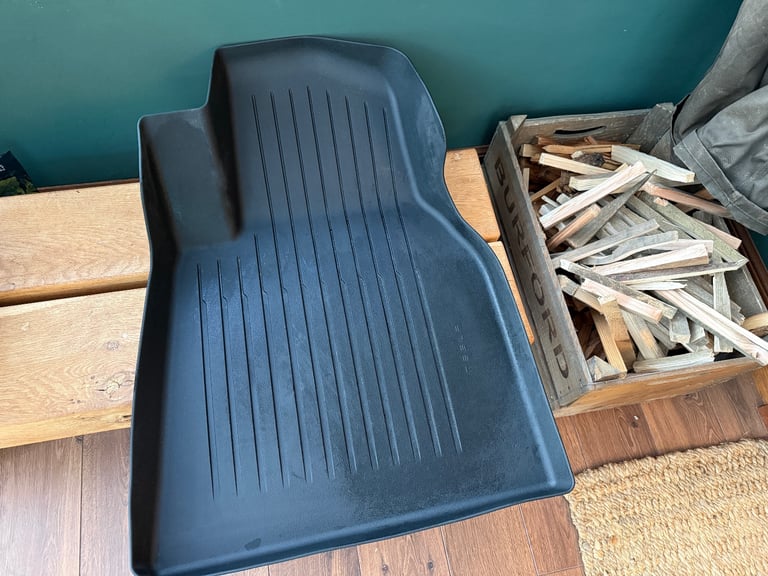 Original Tesla Model Y set of rubber mats - x5