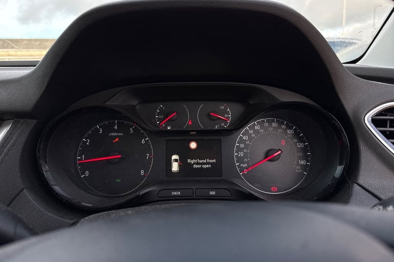 2019 Vauxhall Grandland X 1.2 Turbo SE 5dr Hatchback PETROL Manual