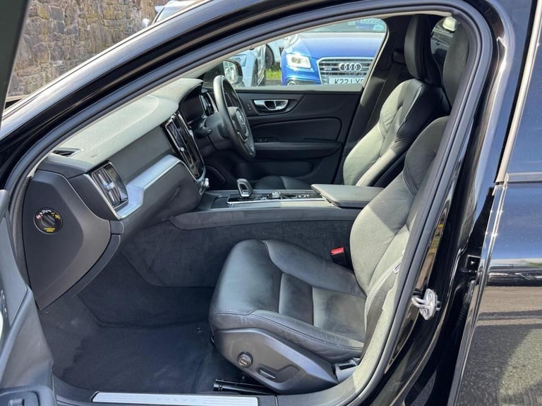 2021 Volvo V60 2.0 B3 MHEV Momentum Auto Euro 6 (s/s) 5dr ESTATE Petrol/Electric Hybrid Automatic