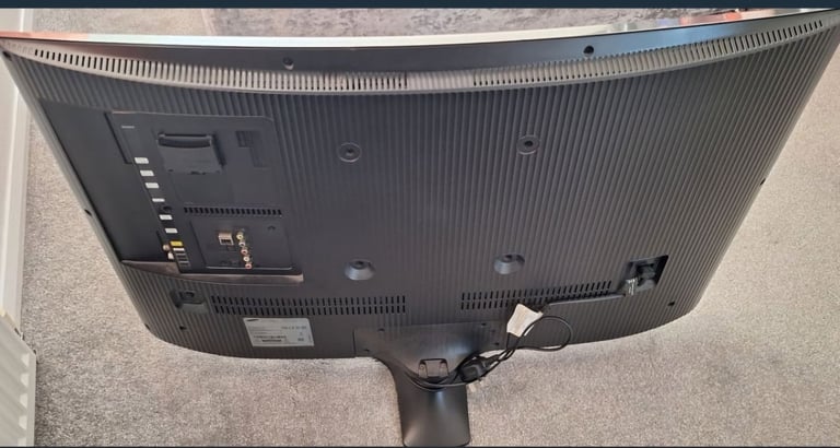 Please Read the description 40in Samsung smart curved tv