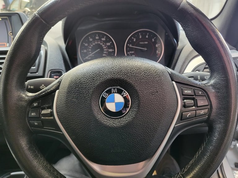 BMW 1 SERIES 118i SPORT