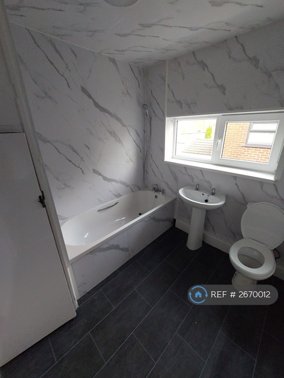 3 bedroom house in Links Gate, Fulwood, Preston, PR2 (3 bed) (#2670012)