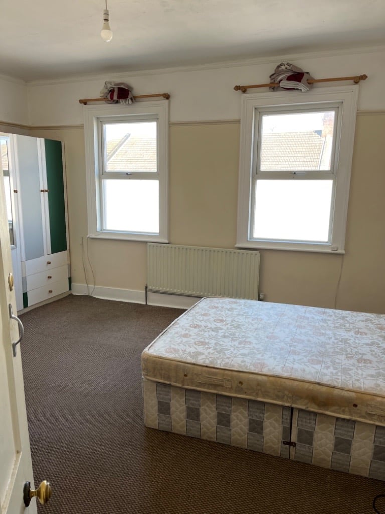 Large room in shared house to rent in Eastbourne