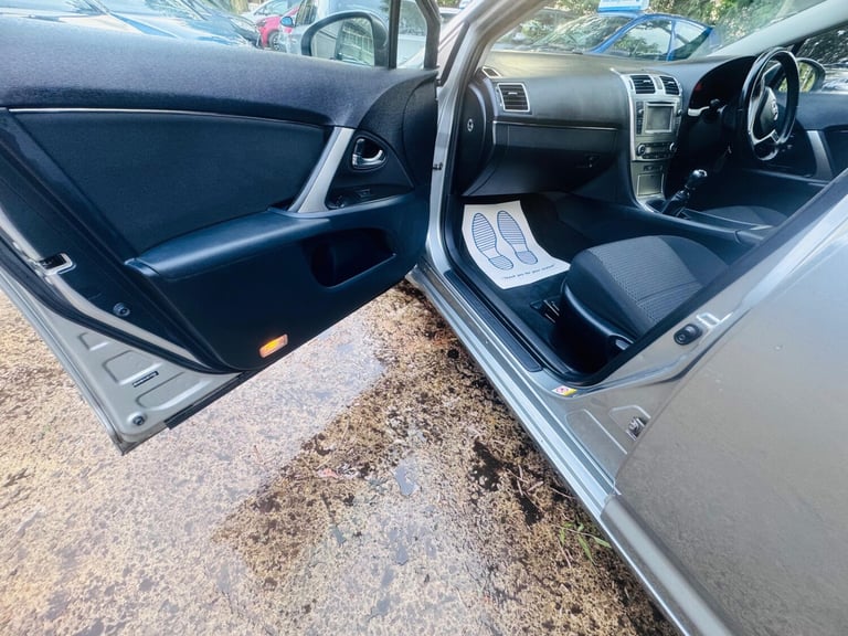 2013 Toyota Avensis 2.0 D-4D Icon 4dr SALOON Diesel Manual