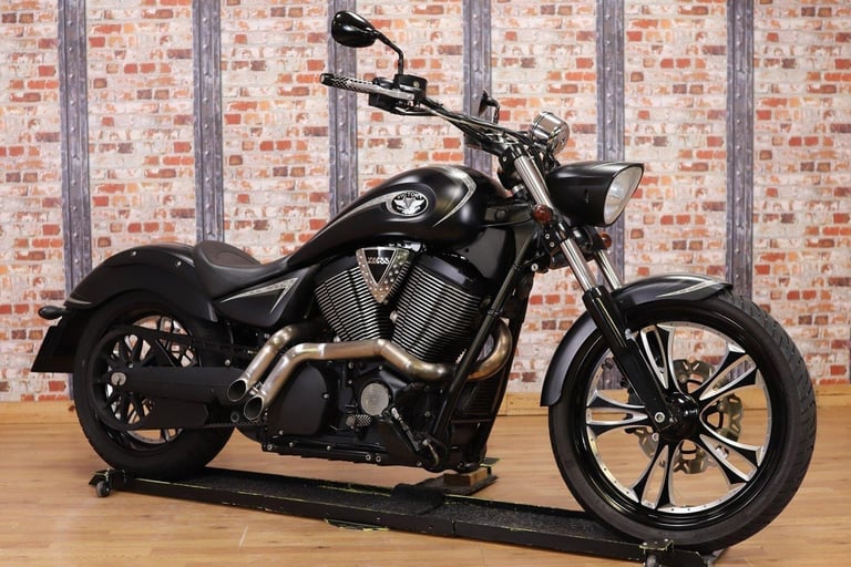 2012 VICTORY VEGAS ZACH NESS LIMITED EDITION - 17,009 MILES - MSR EXHAUST!