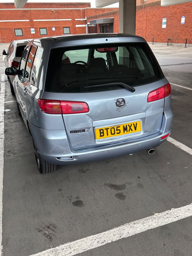CLUTH GOING SLOWLY Mazda, 2, Hatchback, 2005, Manual, 1388 (cc), 5 doors