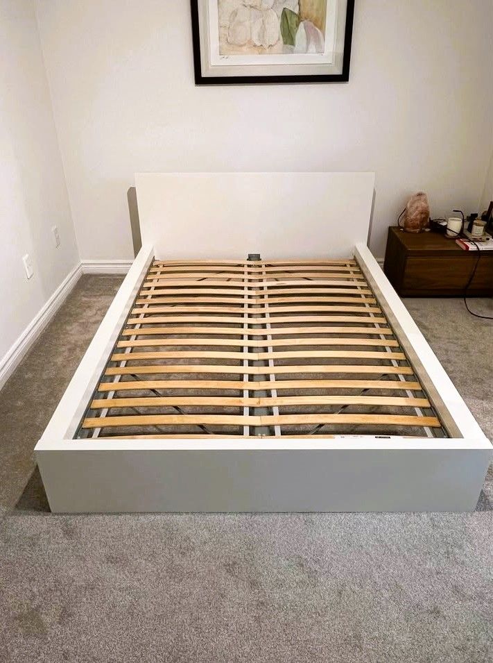 IKEA MALM King Size Bed Frame (White)