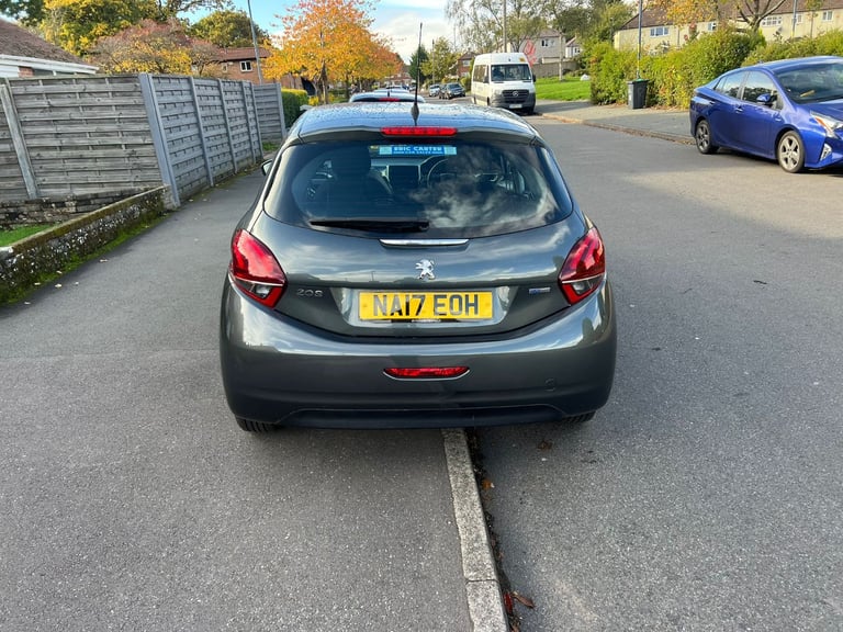 PEUGEOT 208 PURETECH 2017 WITH ONLY 33 K MILES EXCELLENT CONDITION
