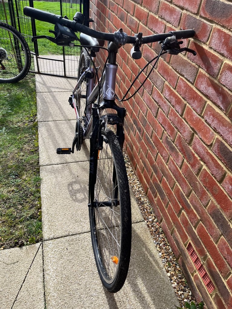 Scott Sportster hybrid bike - 700c new tyres & chain 