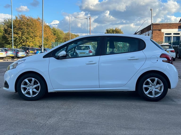 2015 Peugeot 208 1.2 PureTech 82 Active 5dr HATCHBACK Petrol Manual