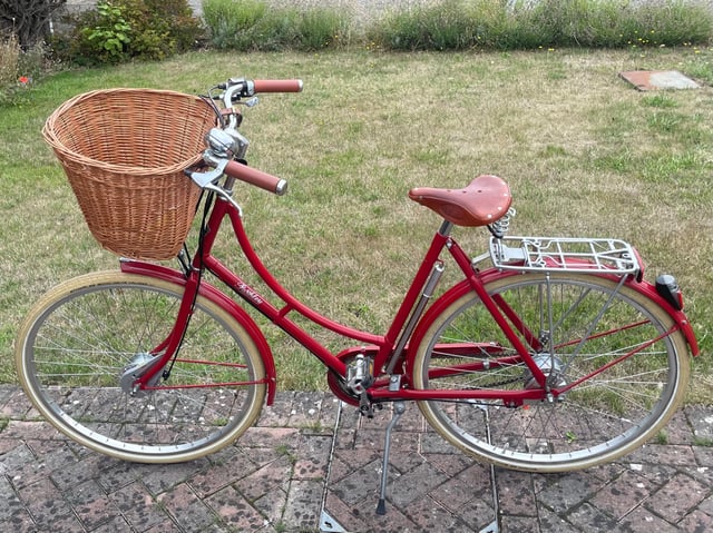 Pashley Britannia Womens Bike Red Pashley Red Poppy 8-gear Bike