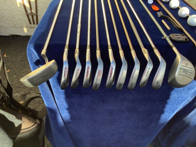 Set of Ladies King Cobra golf clubs, in a lovely King Cobra golf bag. 