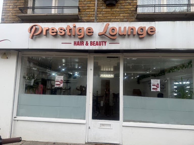 Salon Chairs* Hairstylists* Nail Table* Available For Rent* South London