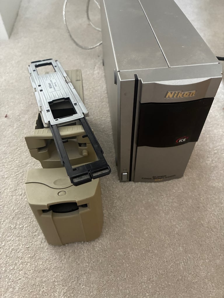 Nikon Super Coolscan 4000 Slide Negative Film Scanner (needs repair/service) with SA21 MA20 FH3 