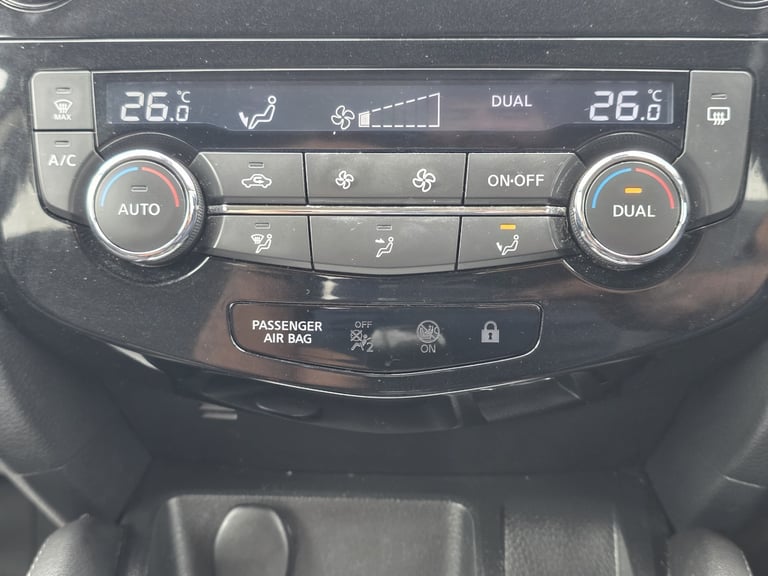 2016 Nissan Qashqai 1.5 dCi N-Connecta 5dr Euro 6 ULEZ CAZ HATCHBACK Diesel Manual