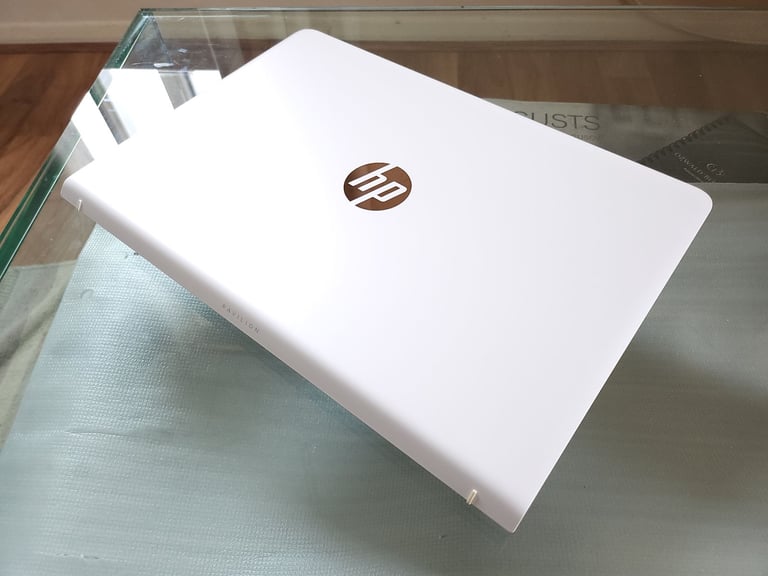 ❤️ HP Pavilion 14" White & Rose Gold i3-7100U 8GB RAM 128GB SSD Bang & Olufsen Laptop Mint Condition