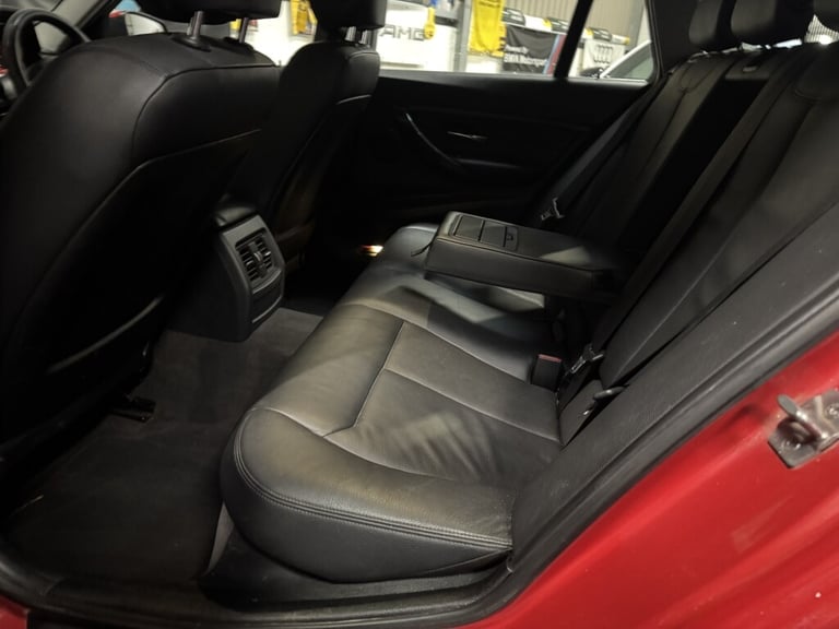 2012 BMW 3 Series 2.0 320D LUXURY TOURING 5DR Automatic Estate Diesel Automatic