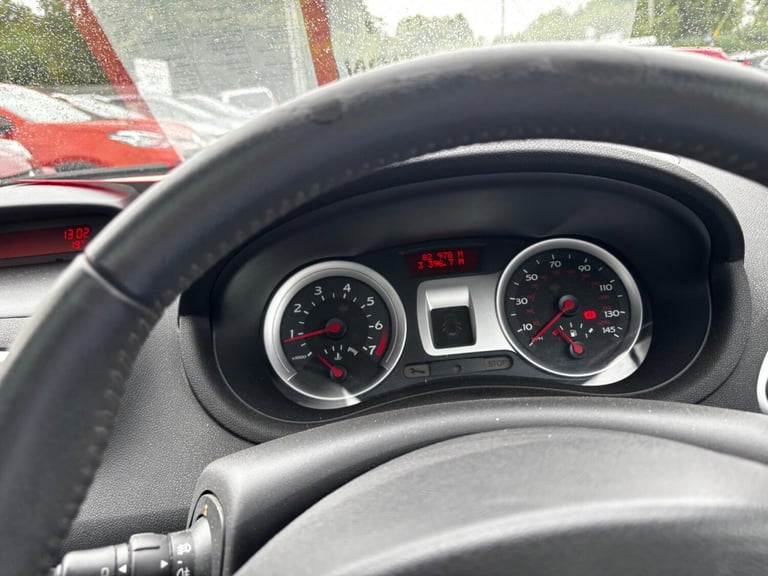 2007 Renault Clio 1.4 16v Dynamique S 3dr HATCHBACK Petrol Manual