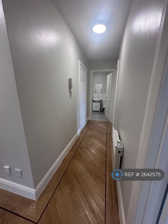 2 bedroom flat in Gladstone Court, Liverpool, L8 (2 bed) (#2642575)