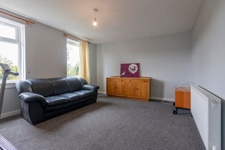  DOUBLE BEDROOM for FLAT SHARE in bright and spacious West Pilton flat – available soon