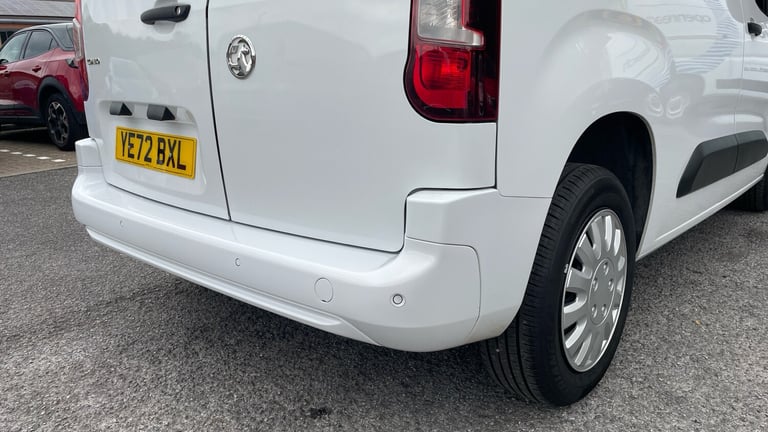 2022 Vauxhall Combo 2300 1.5 Turbo D 100ps H1 Sportive Van PANEL VAN DIESEL Manual