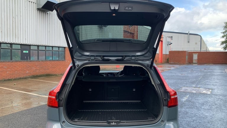 2023 Volvo V60 2.0 B4 MHEV Plus DCT Auto Euro 6 (s/s) 5dr ESTATE Petrol/Electric Hybrid Automatic