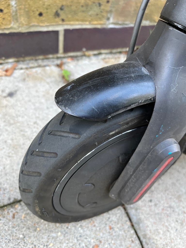 Xiaomi M365 electric scooter £100 With charger included