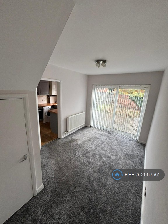 3 bedroom house in Cherry Tree Gardens, Codsall, Wolverhampton, WV8 (3 bed) (#2667561)
