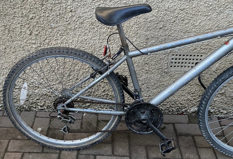 Bike/Bicycle.GENTS RALEIGH “ MAX “ SMALL FRAME MOUNTAIN BIKE 