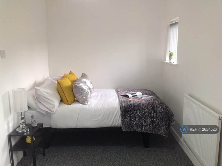 6 bedroom house in Denison Court, Nottingham, NG7 (6 bed) (#2654526)