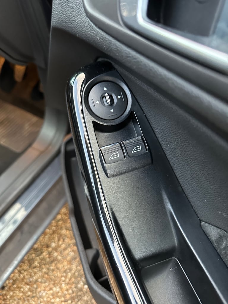 Ford, FIESTA, Hatchback, 2013, Manual, 1241 (cc), 5 doors
