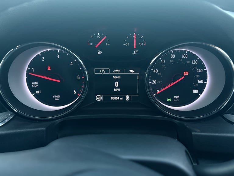Vauxhall, INSIGNIA, Hatchback, 2019, Manual, 1598 (cc), 5 doors