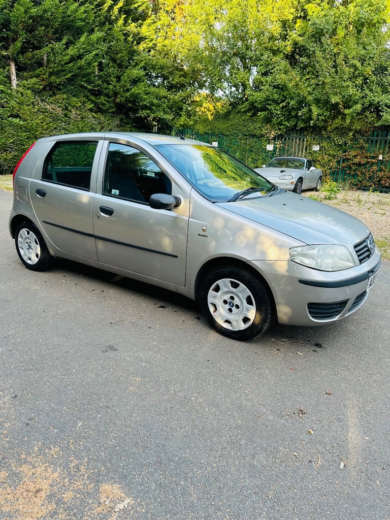 Fiat, PUNTO, Hatchback, 2004, Manual, 1242 (cc), 5 doors