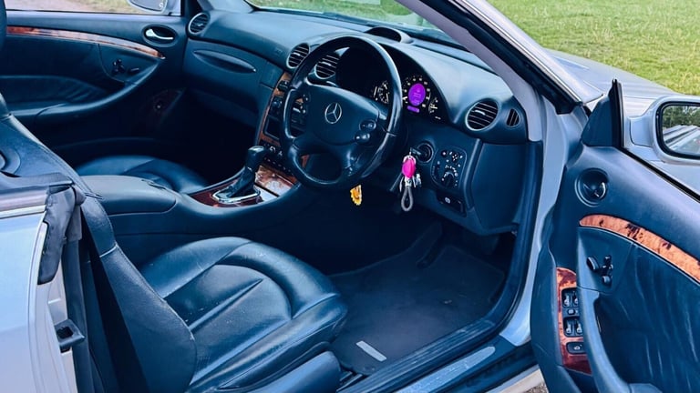 Mercedes-Benz CLK 3.2 CLK320 Elegance 2dr Petrol Automatic - Image 12