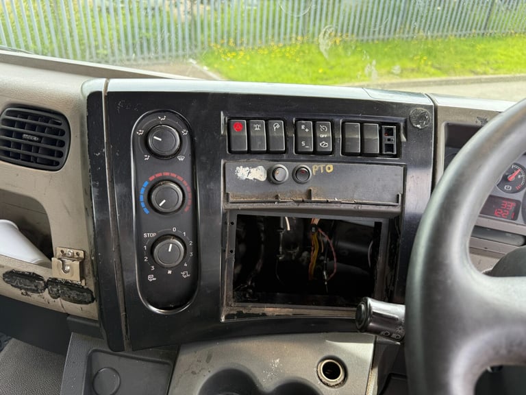 2010 Renault MIDLUM (45) NA Diesel Manual