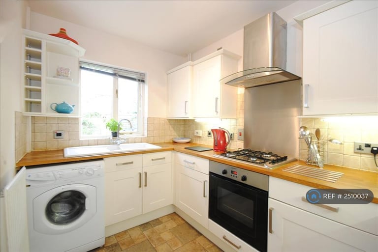 3 bedroom house in Hallcroft Chase, Highwoods, Colchester, CO4 (3 bed) (#2510037)