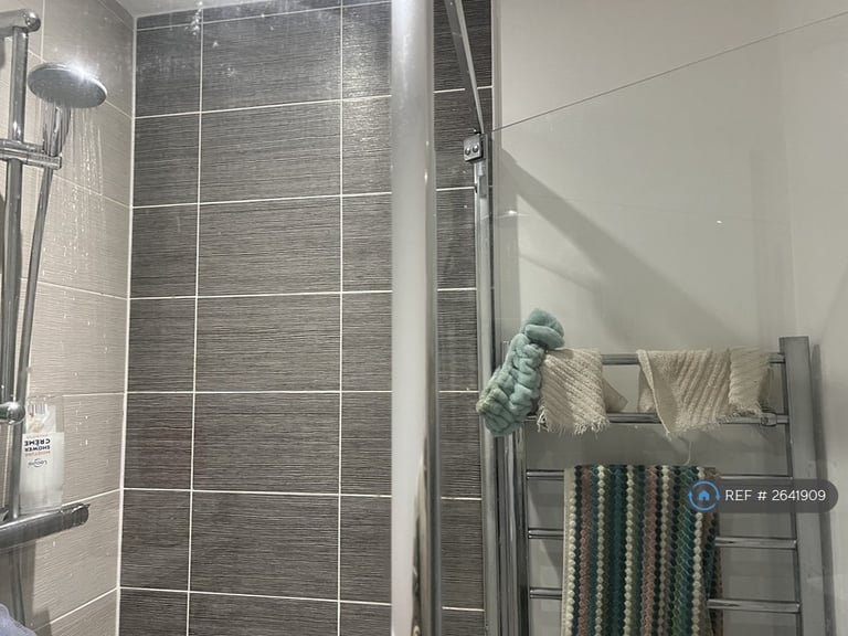 1 bedroom flat in Advent Way, Manchester, M4 (1 bed) (#2641909)