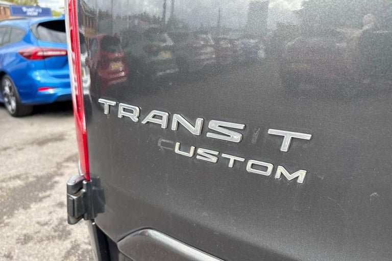 2018 Ford Transit Custom 2.0 TDCi 130ps Low Roof Limited Van PANEL VAN DIESEL Manual