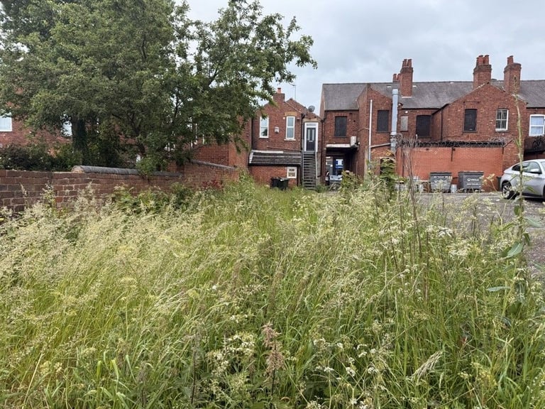 SHOP & FLAT TO LET COMBINED S25