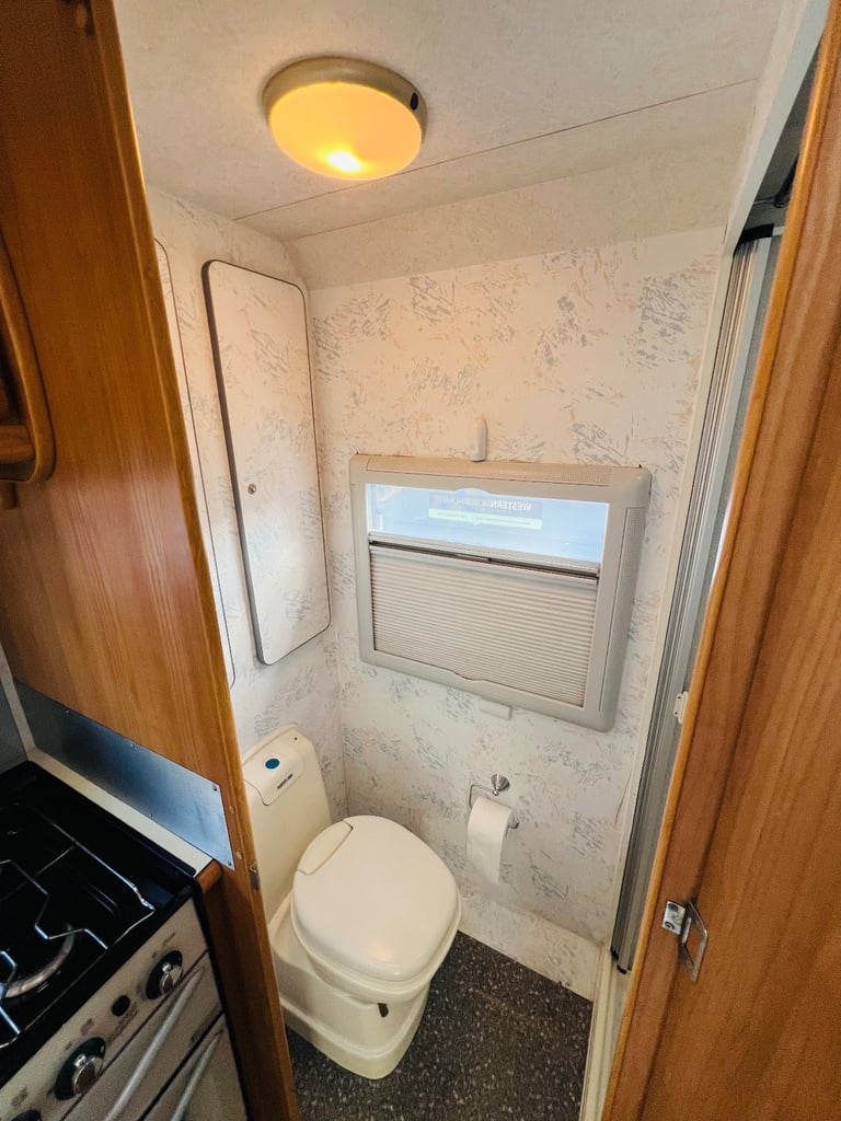 Autocrusie starburst 2005 motorhome