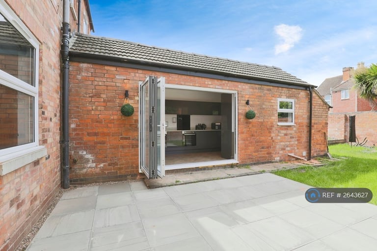 1 bedroom in Bromyard Road, Worcester, WR2 (#2643627)