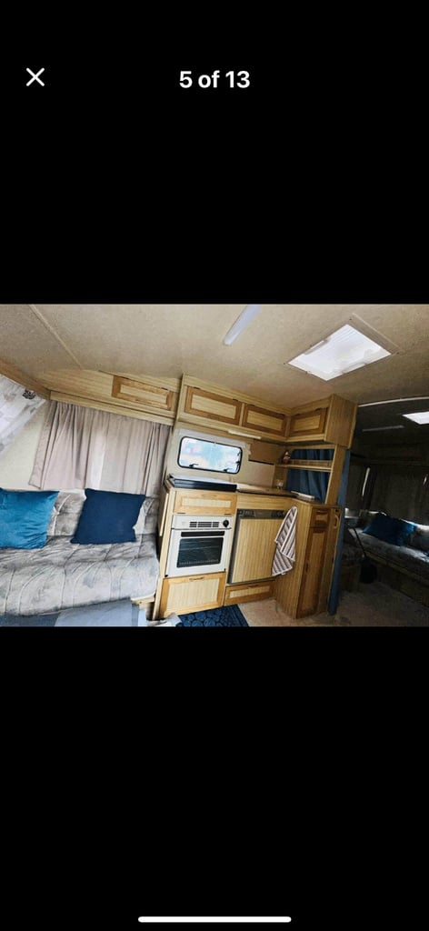 1998 crown regent 5 birth caravan